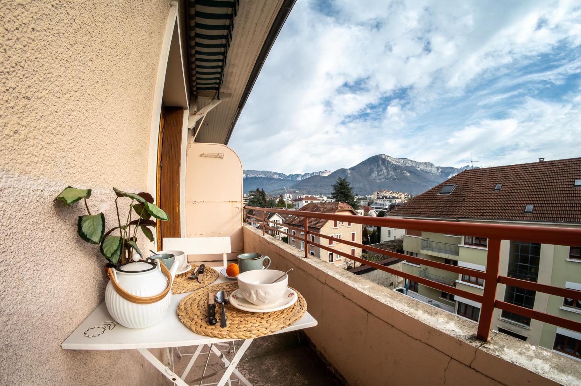アヌシーLes 3 Monts - Vue Panoramique Sur Les Montagnesアパートメント エクステリア 写真