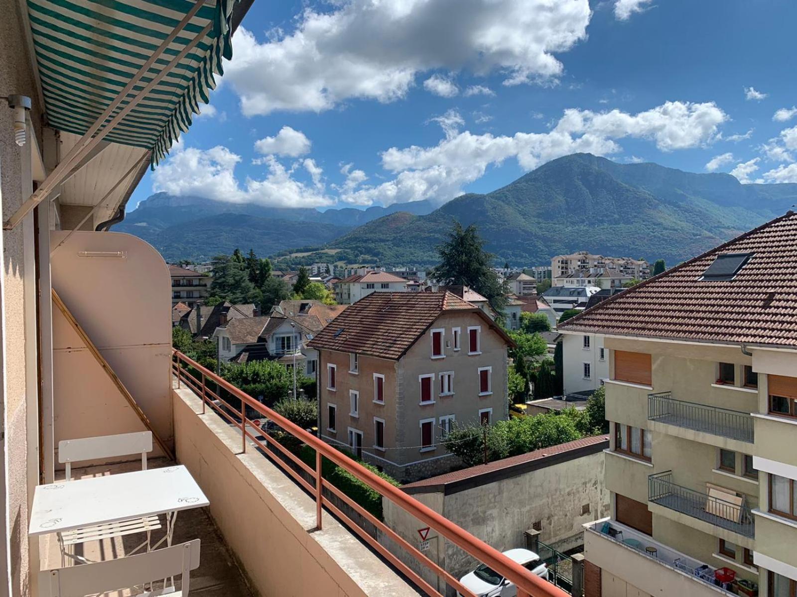 アヌシーLes 3 Monts - Vue Panoramique Sur Les Montagnesアパートメント エクステリア 写真